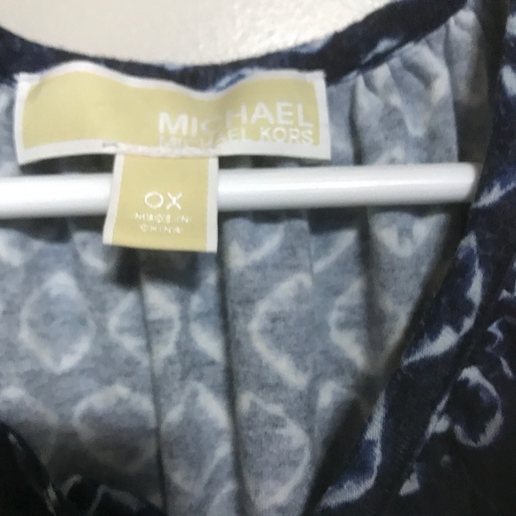 Michael Kors cold shoulder top - Picture 2 of 2